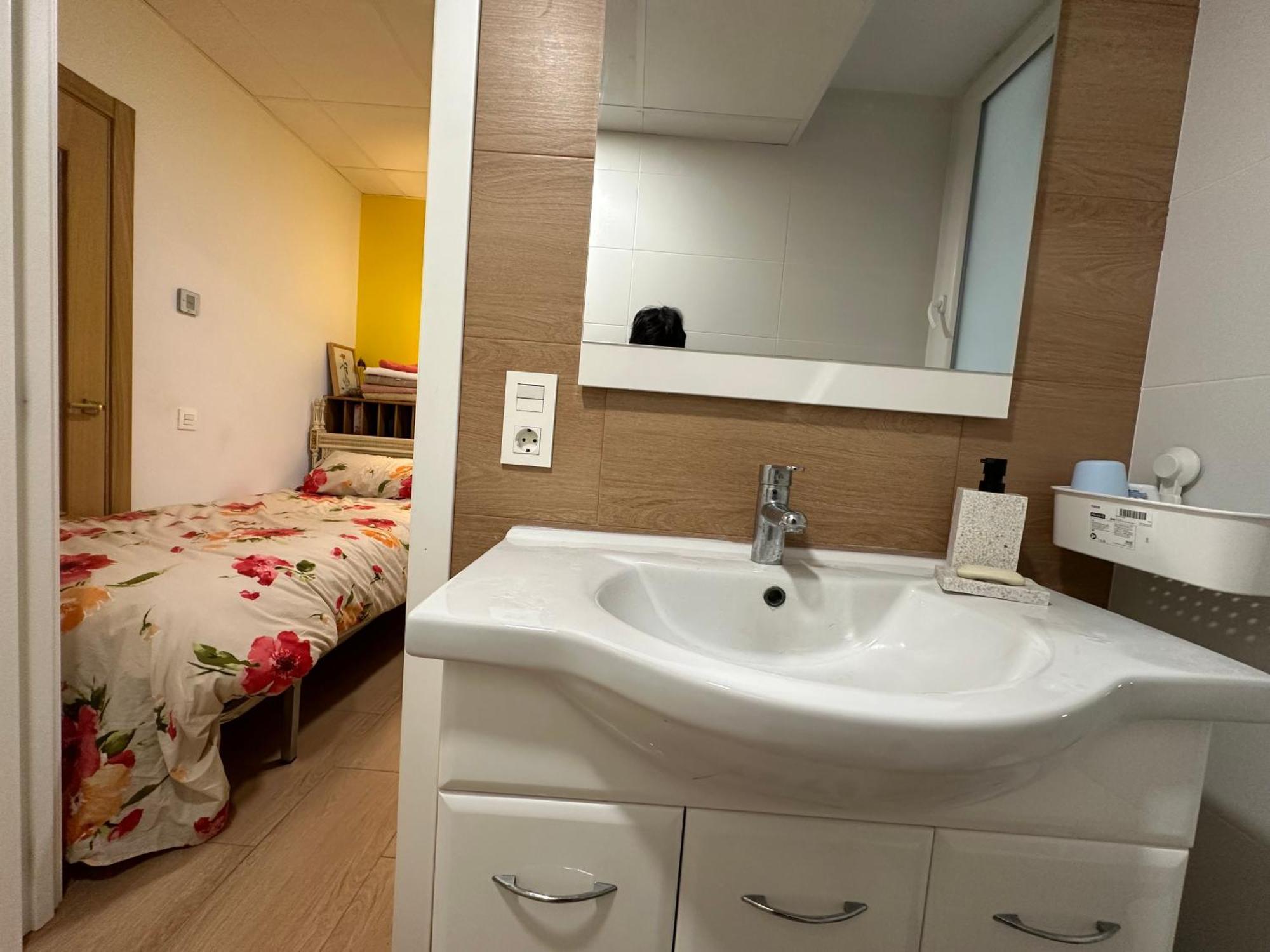 Mirador 2 Del Mercado Central - Habitacion Con Bano Privado En El Centro De La Ciudad Vella Valenza Esterno foto