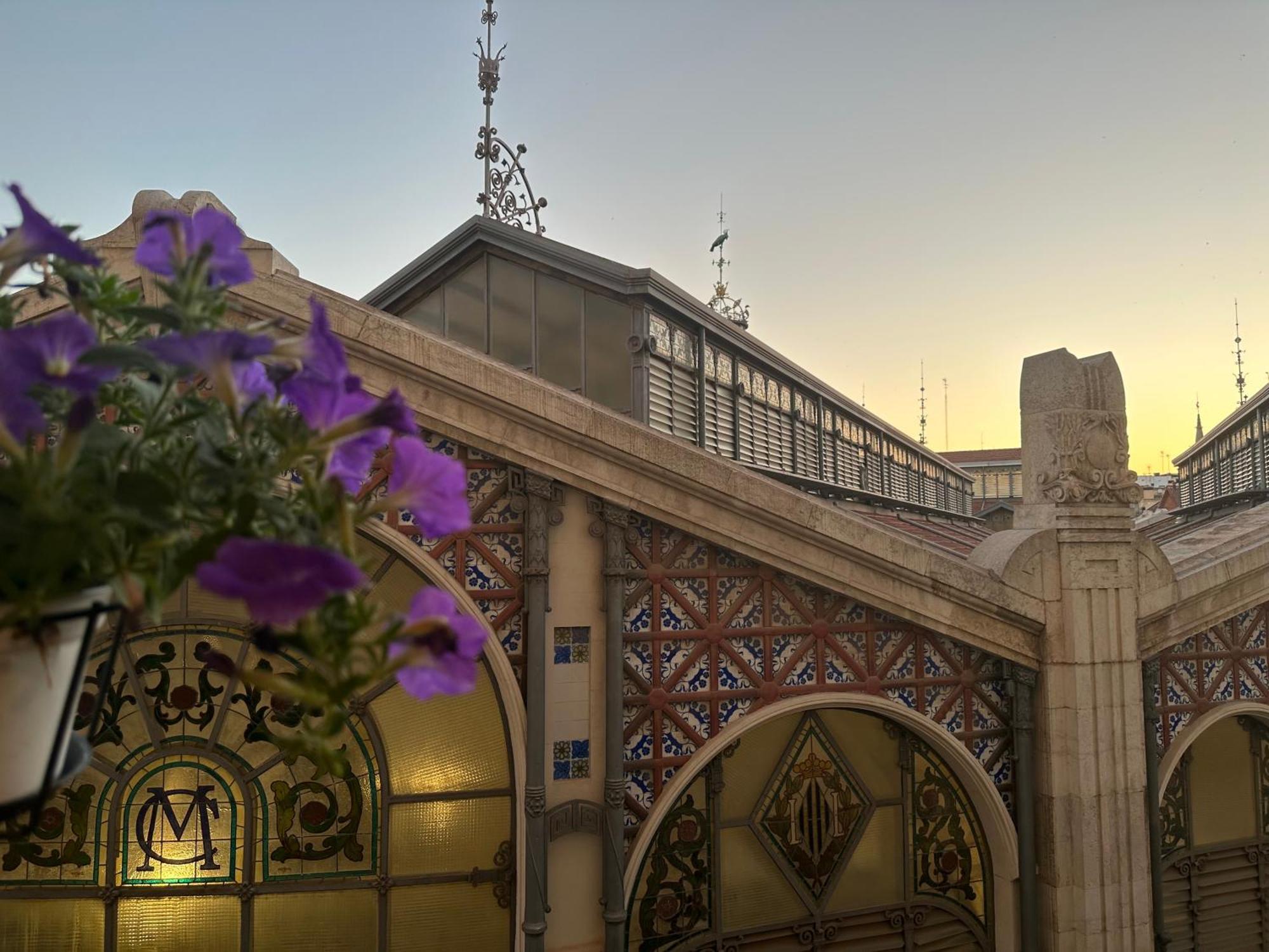 Mirador 2 Del Mercado Central - Habitacion Con Bano Privado En El Centro De La Ciudad Vella Valenza Esterno foto