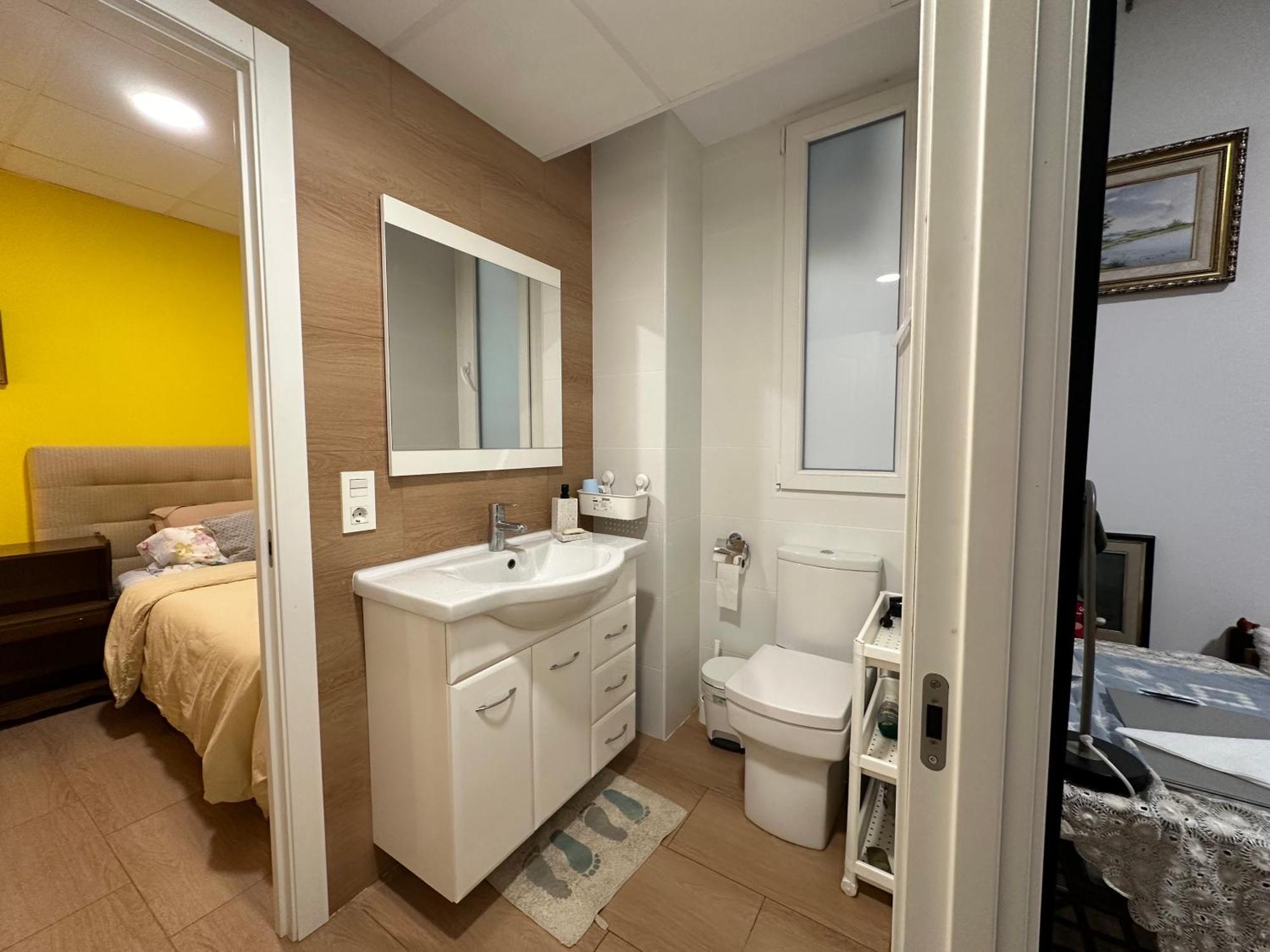 Mirador 2 Del Mercado Central - Habitacion Con Bano Privado En El Centro De La Ciudad Vella Valenza Esterno foto