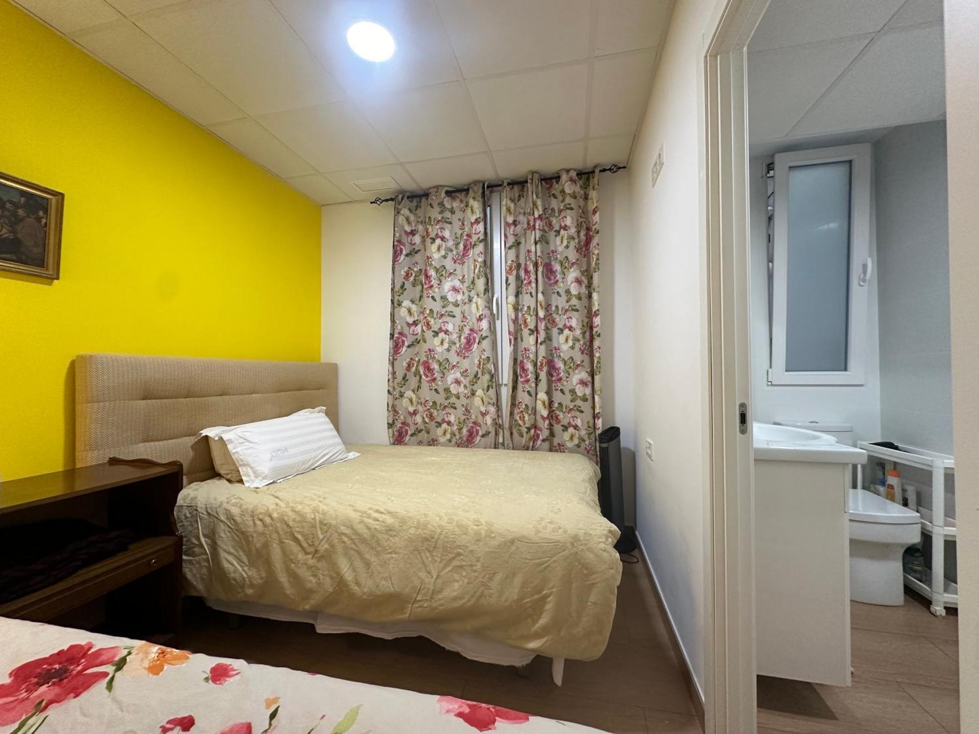 Mirador 2 Del Mercado Central - Habitacion Con Bano Privado En El Centro De La Ciudad Vella Valenza Esterno foto