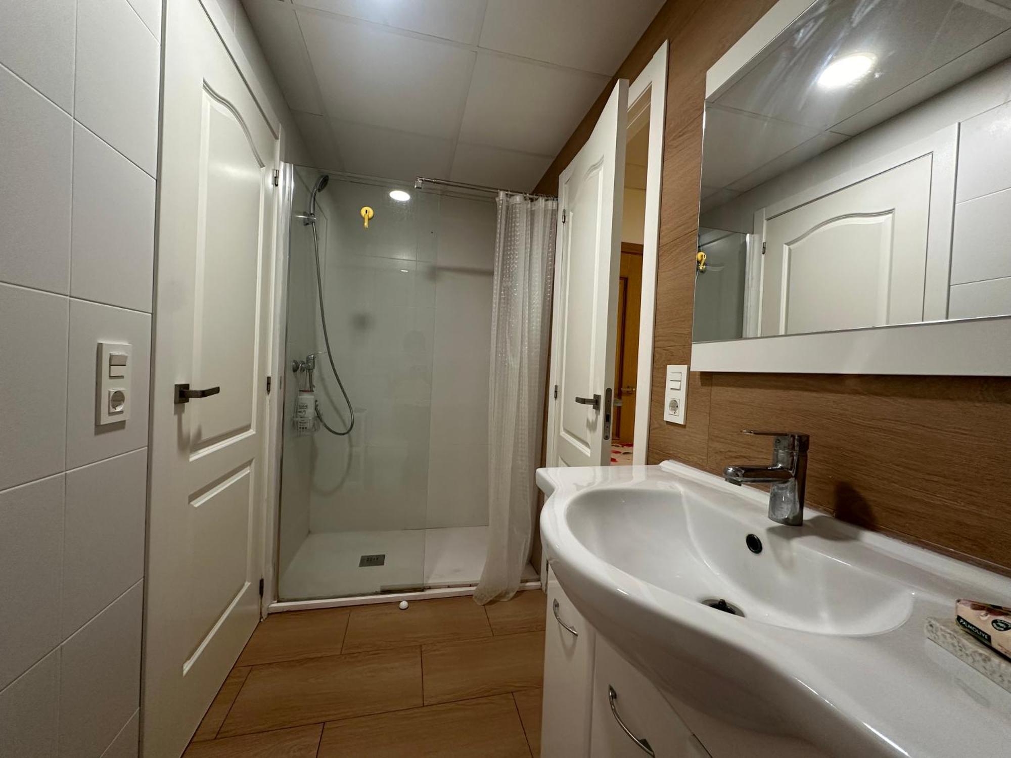 Mirador 2 Del Mercado Central - Habitacion Con Bano Privado En El Centro De La Ciudad Vella Valenza Esterno foto