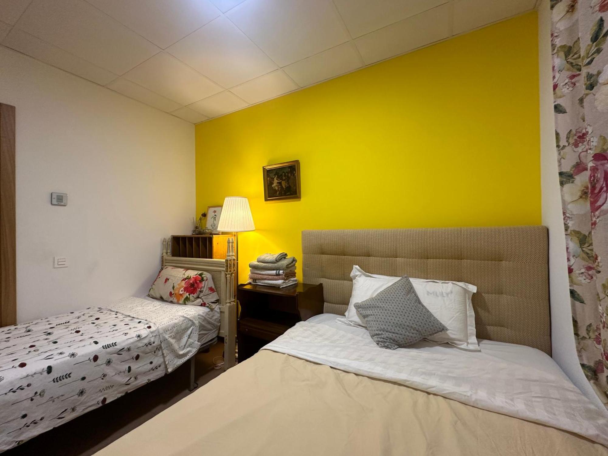 Mirador 2 Del Mercado Central - Habitacion Con Bano Privado En El Centro De La Ciudad Vella Valenza Esterno foto